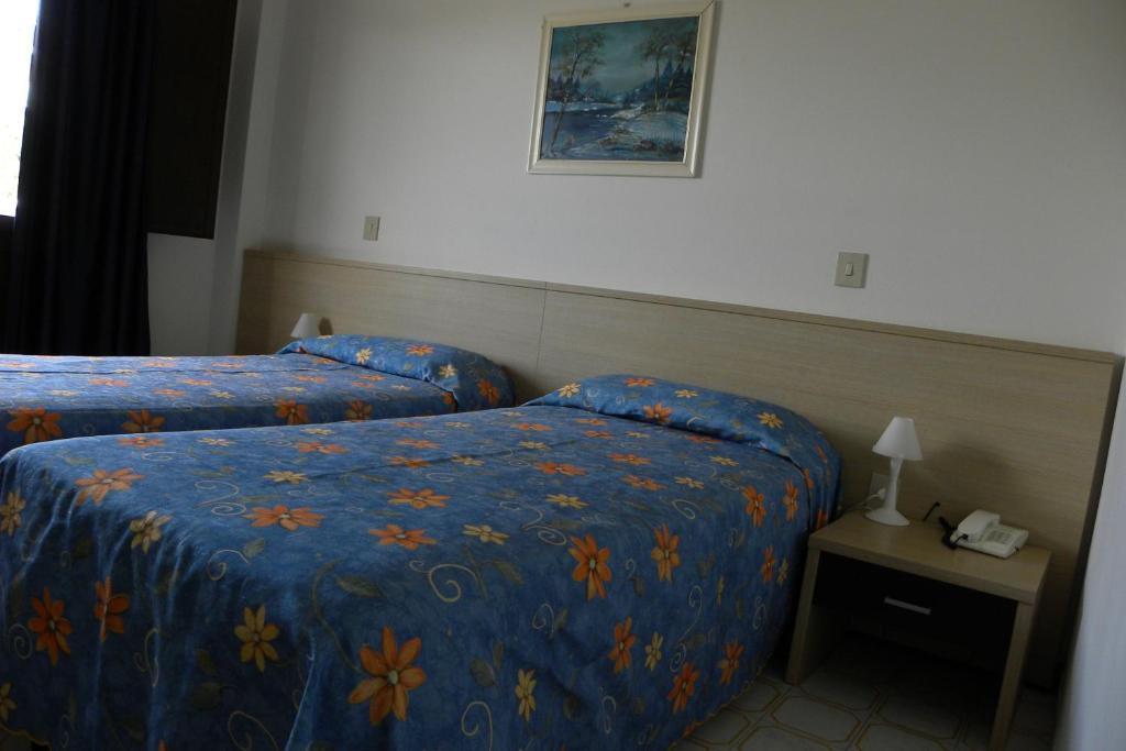 Hotel Santa Cruz لينانو سابيادورو الغرفة الصورة