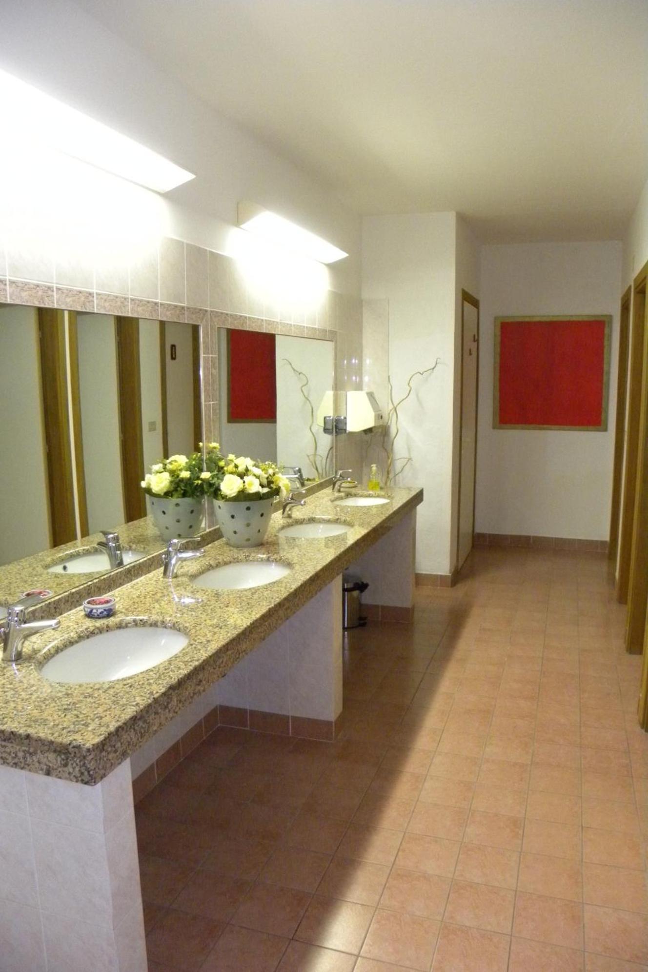 Hotel Santa Cruz لينانو سابيادورو المظهر الخارجي الصورة