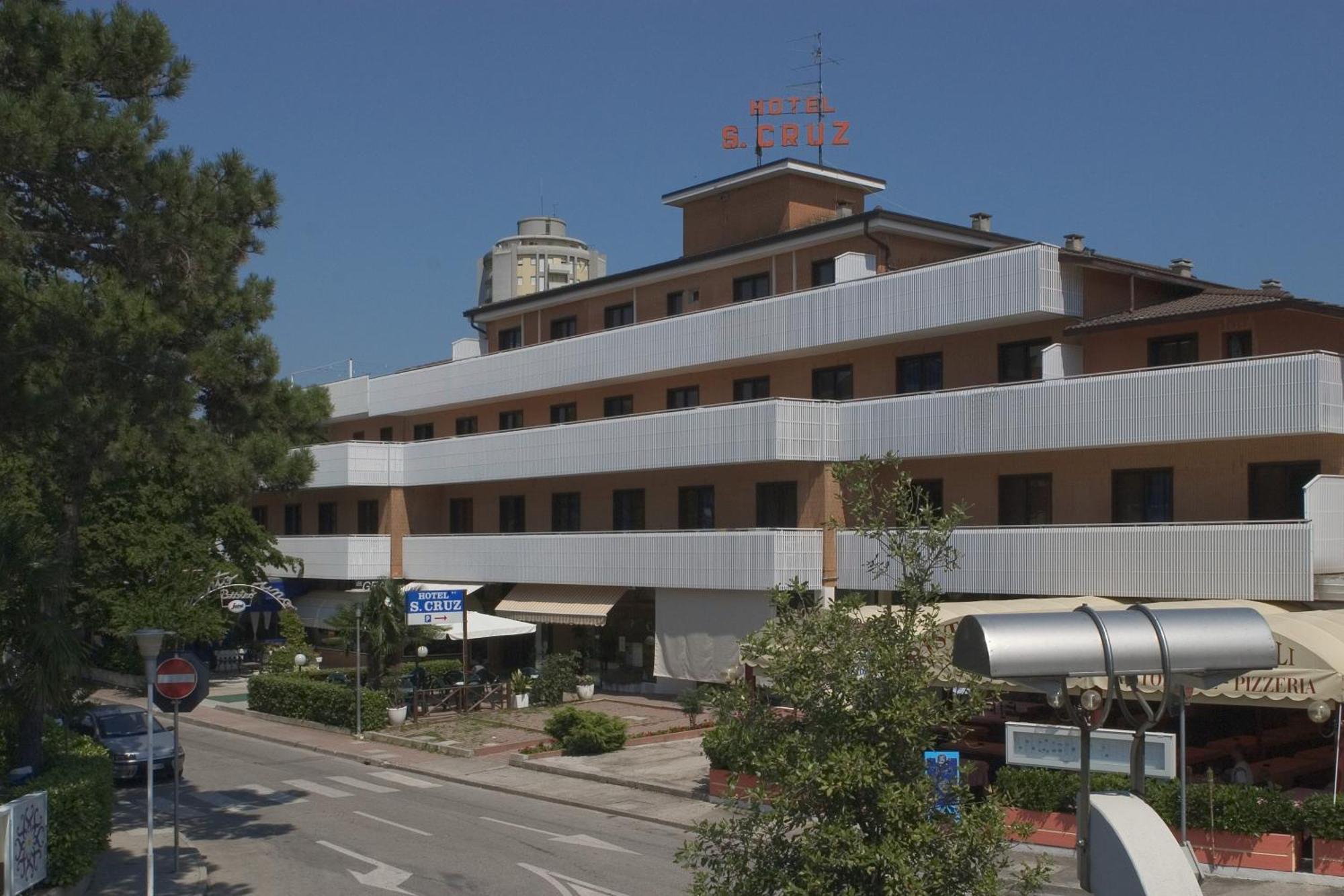 Hotel Santa Cruz لينانو سابيادورو المظهر الخارجي الصورة